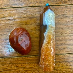 Carnelian crystal set